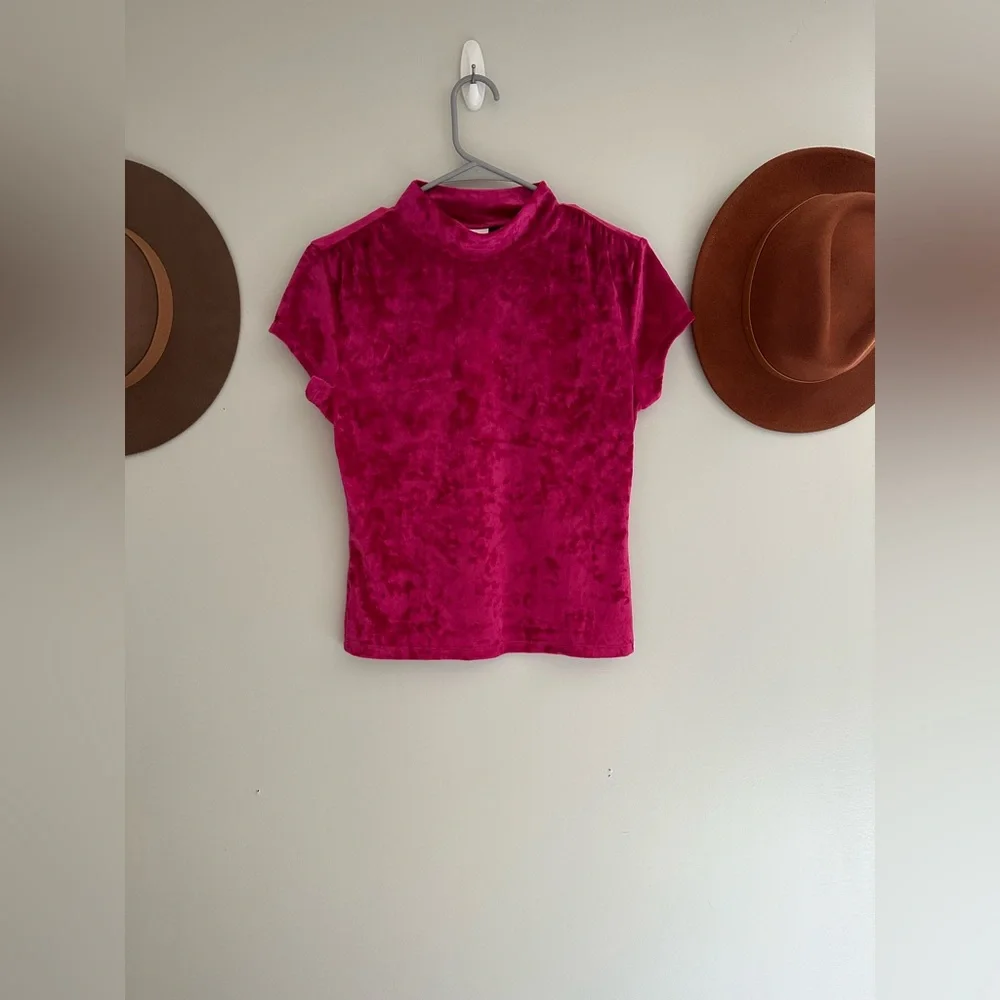 *NWT top - Picture 4 of 8